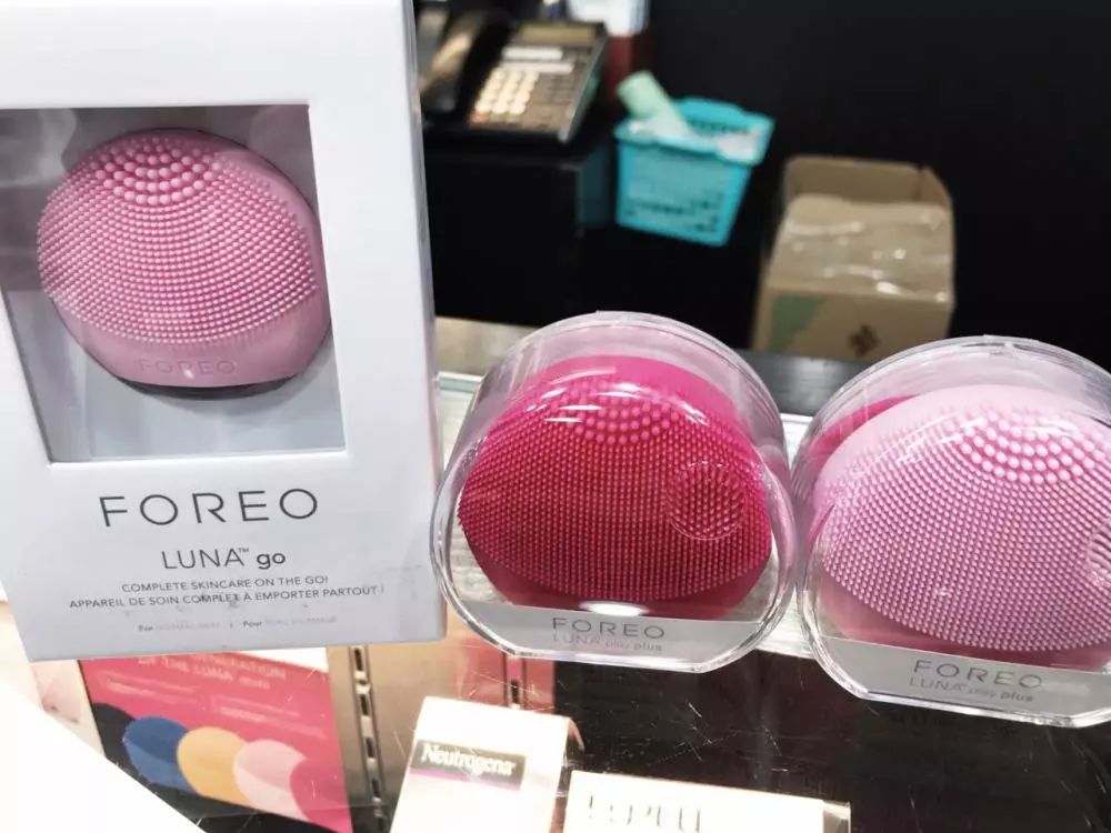 硅胶洁面仪的正确使用方法,硅胶洁面仪和手动洁面仪