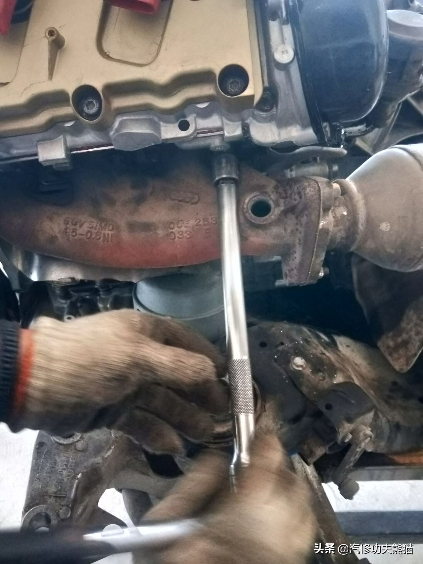 16款奥迪a6l2.5自吸发动机漏油,奥迪a6l2.4免拆烧机油处理靠谱吗