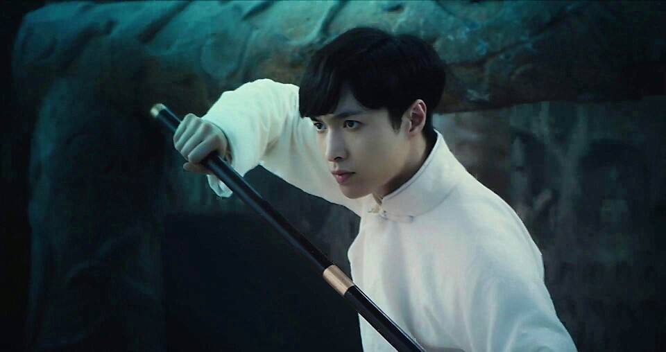 老九门电视剧定妆照张艺兴,老九门花絮陈伟霆扶张艺兴