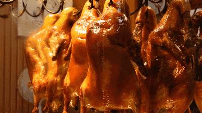 烤鸭肥而不腻回味无穷,烤鸭真好吃又酥又香