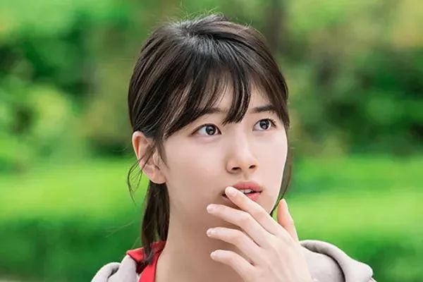 黄黑皮适合的蓝色系发色推荐,显白发色2020流行色黑黄皮冷色系