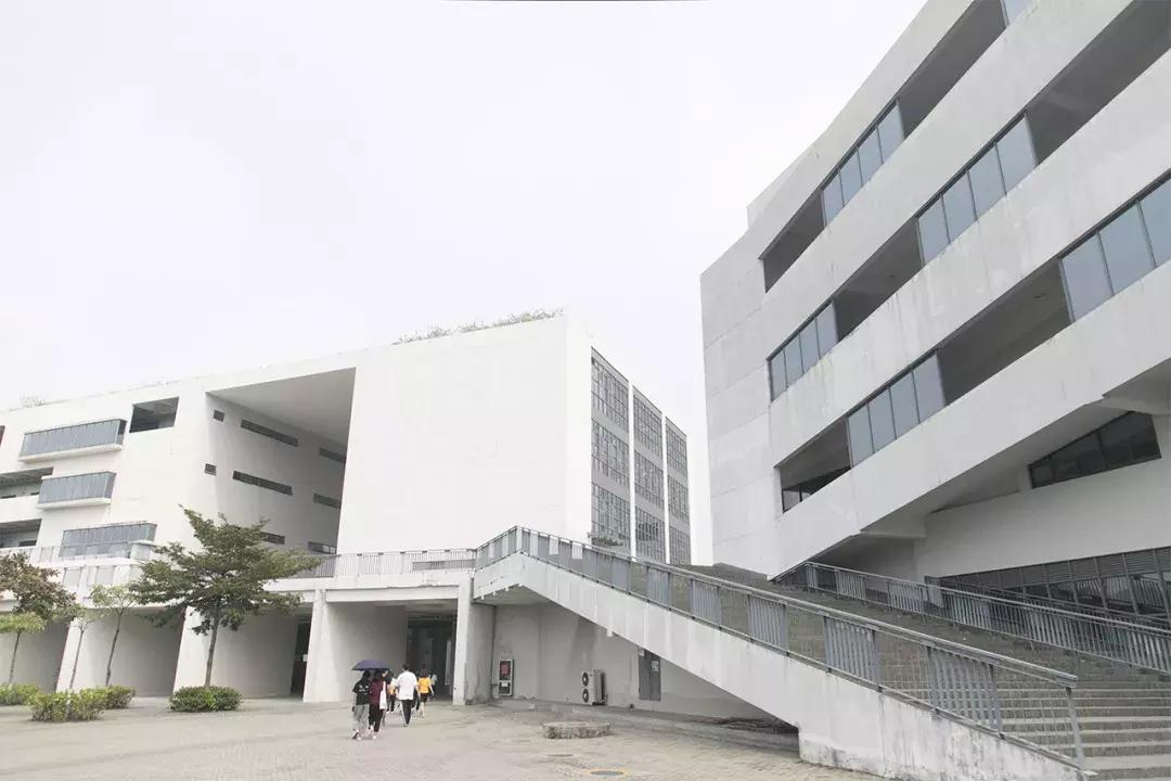 深圳这所大学宛如空中之城！