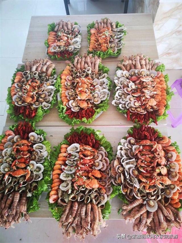 去赶海抓螃蟹海边淋雨捡贝壳,来海边抓螃蟹拾贝壳