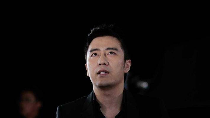 他曾是亚洲十大年轻富豪,坐拥4500万粉丝,如今身家却缩水十倍