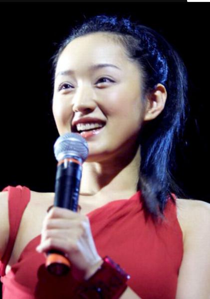 杨钰莹最美的相遇视频,甜歌皇后李玲玉与杨钰莹经典连唱