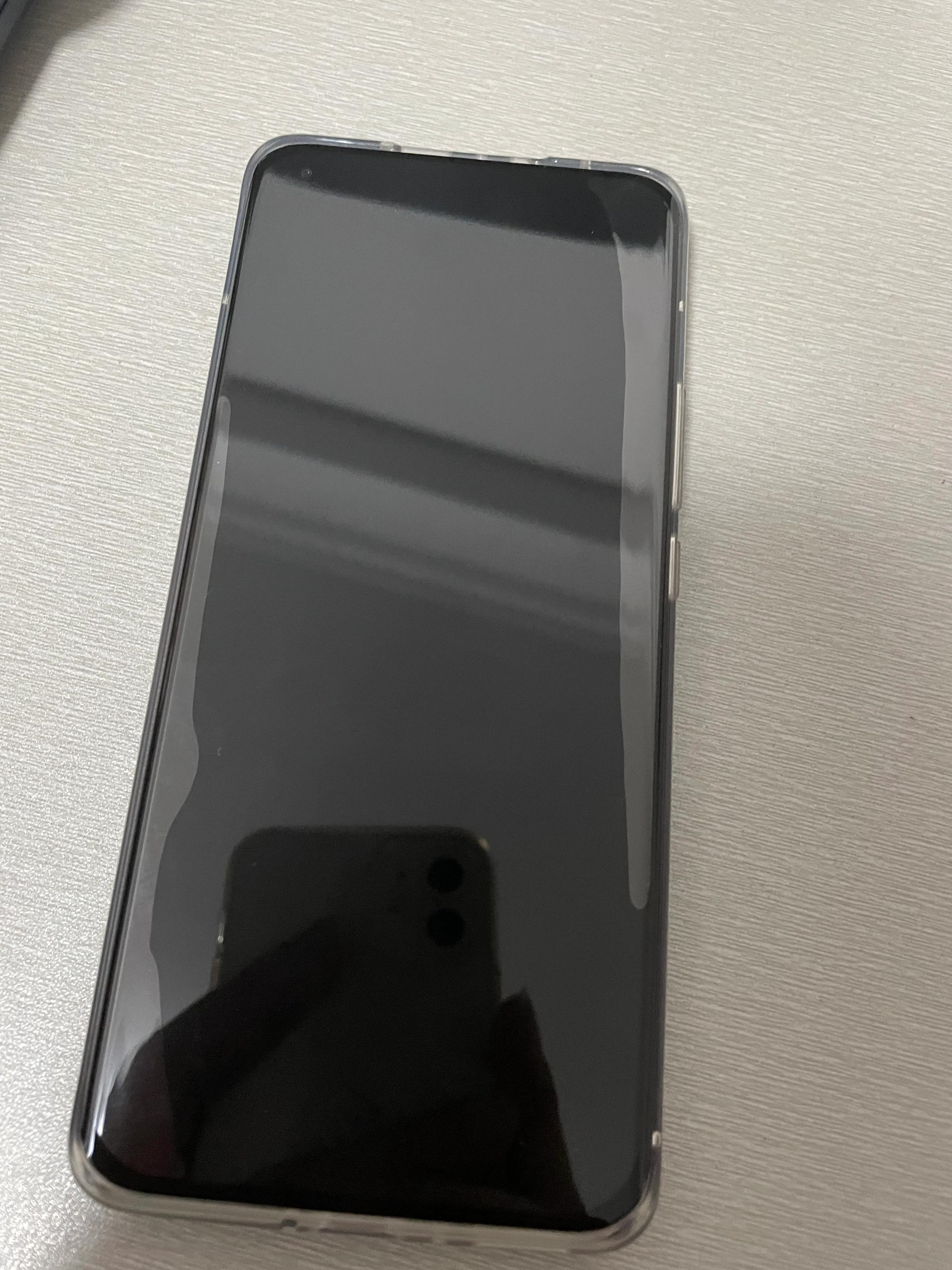 小米11pro翻车现在还值得买吗,小米11pro曲面屏贴什么膜最好