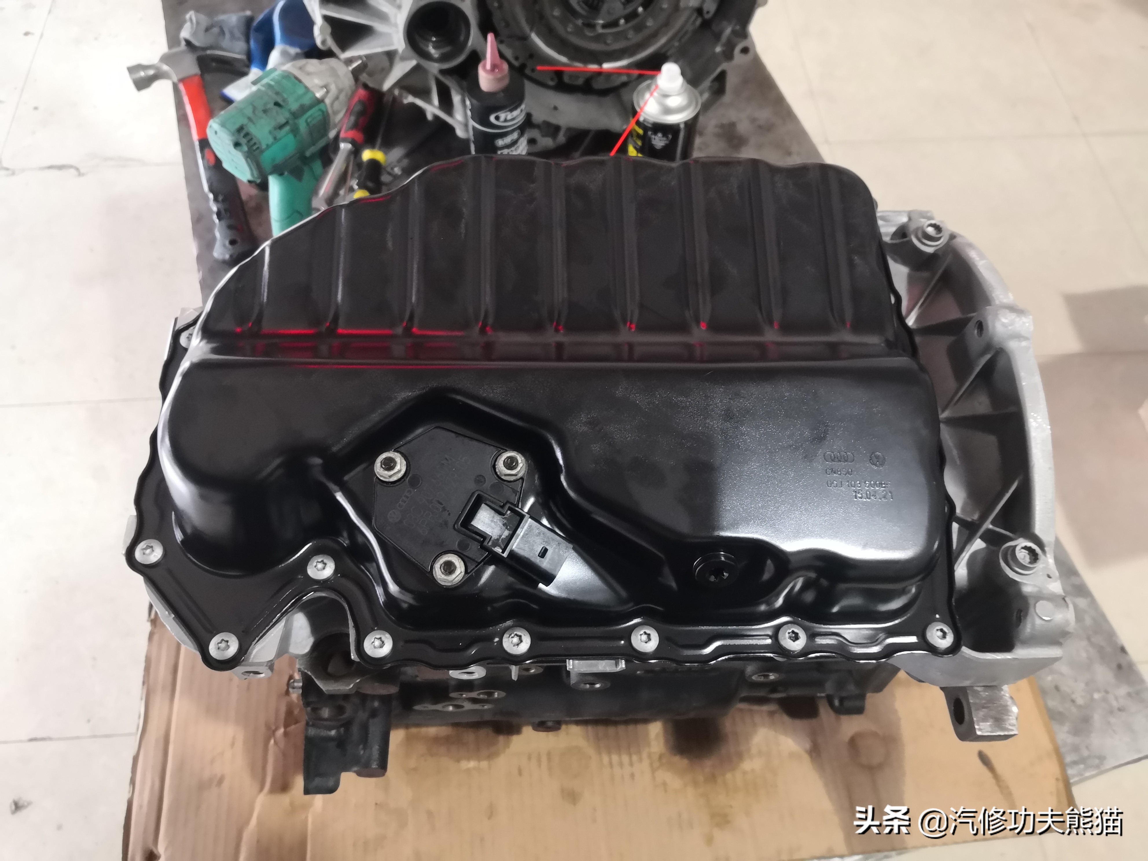 dsg双离合起步抖动有异响,大众帕萨特3.0v6发动机烧机油