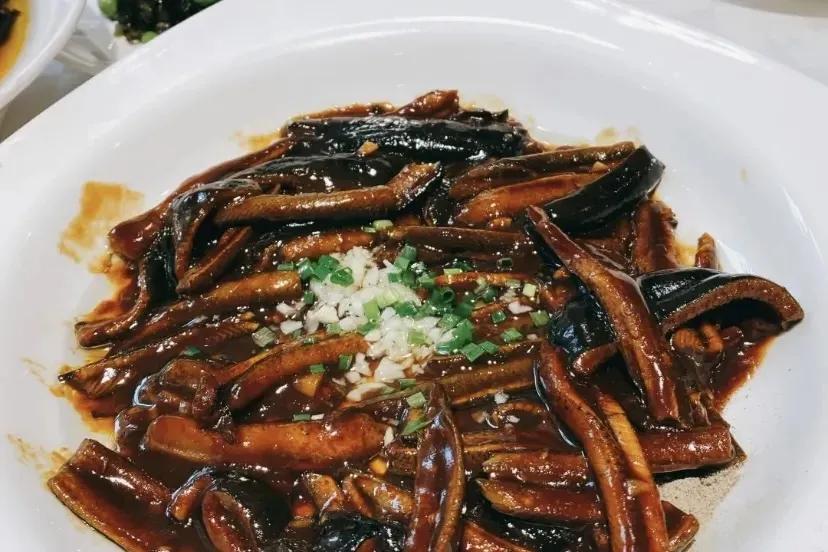 别争了,这条马路才是魔都内卷之王