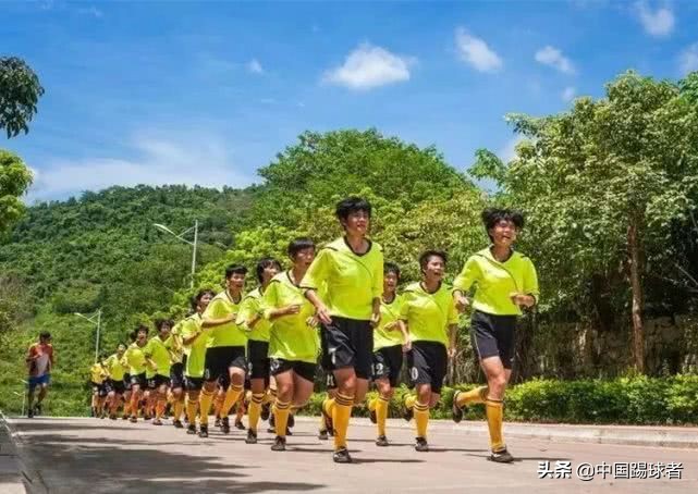 铿锵玫瑰坚强的活着,铿锵玫瑰努力拼搏