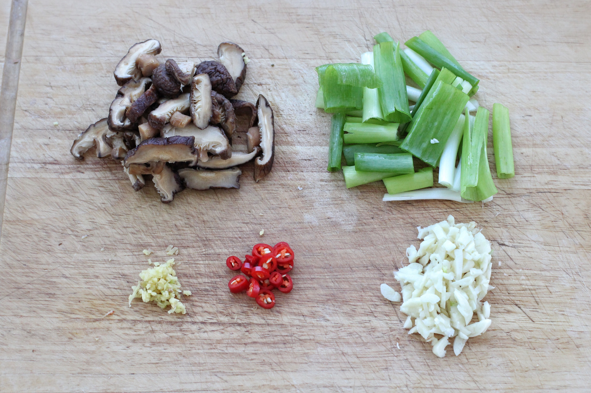 家常菜中的“扛把子”，不放肉也吃得喷香，简单快手就是太费米饭