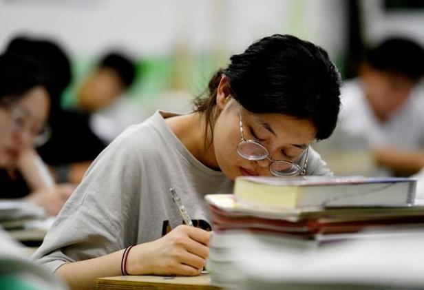 文科生和理科生的薪水差距有多大,毕业后才发现文科生和理科生差距