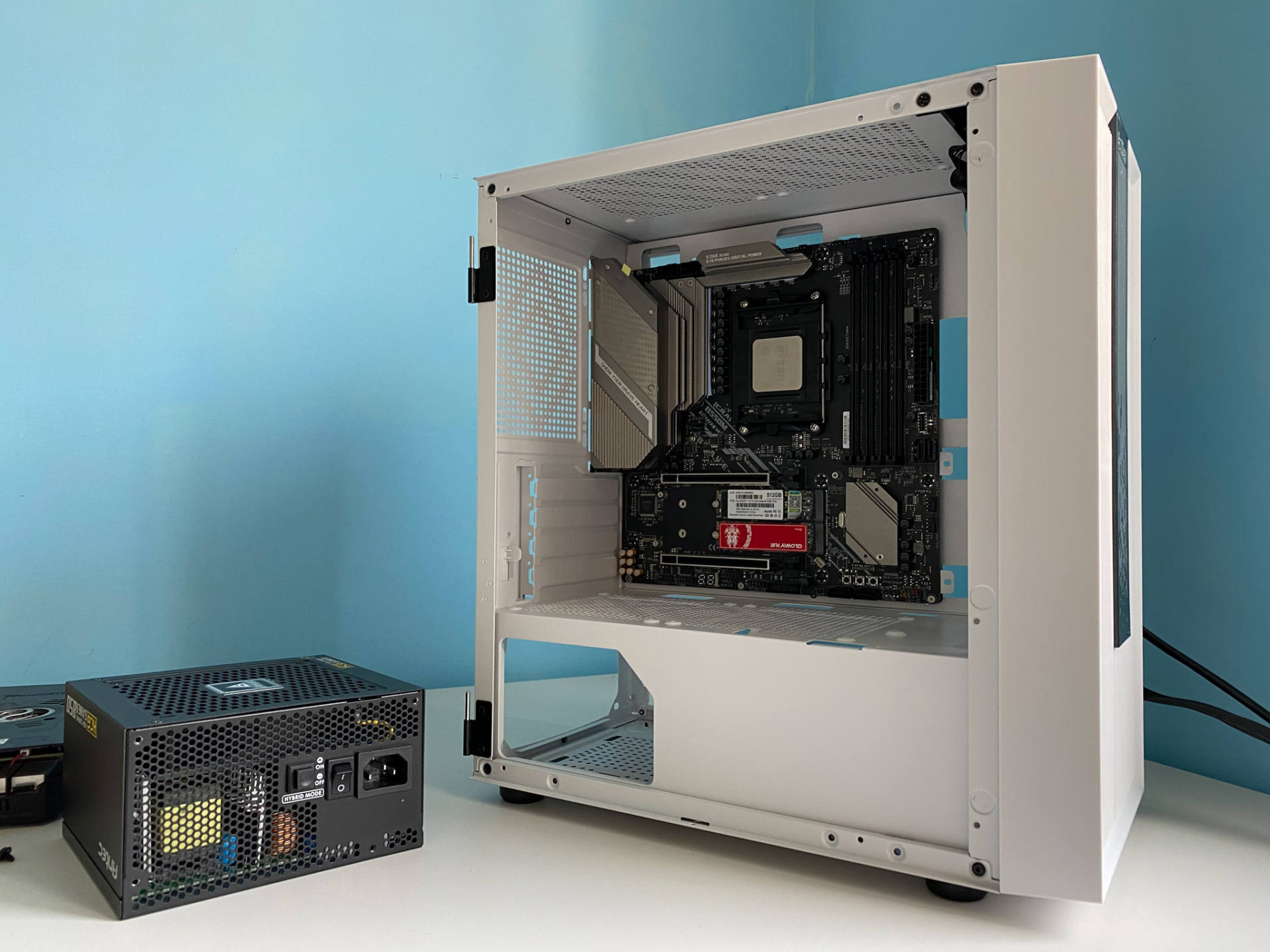 可以装240水冷的小机箱,一般什么配置电脑用水冷机箱