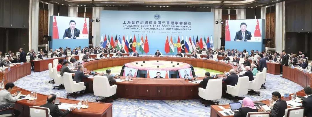 好紧张马上要和喜欢的人表白了,对已婚女人表白她很紧张