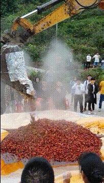 看了整整七分钟，他们最终还是上去了