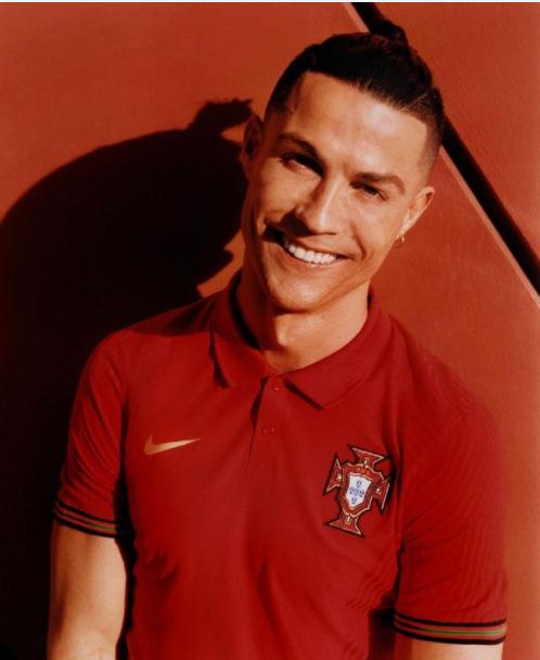 c罗球衣哈兰德球衣,哈兰德和c罗换球衣了吗