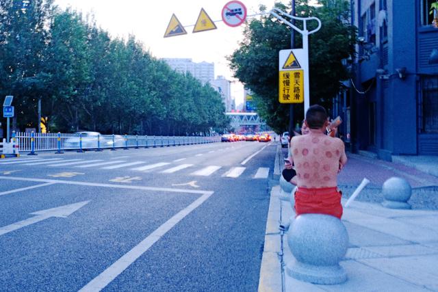 这个北方城市水质比南方还好街景很“洋气”满大街都是美女