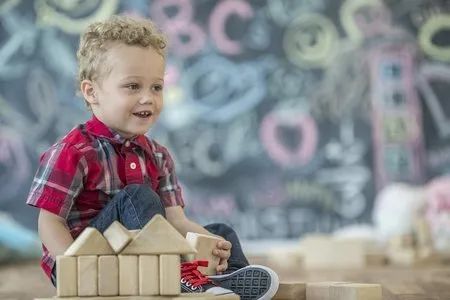 孩子怕比赛输不起怎么办,小孩怕输不敢挑战怎么办