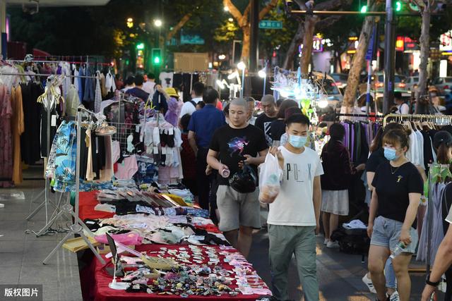 摆摊赚钱的十大技巧,摆地摊赚钱方案全攻略