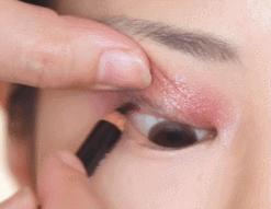 眼妆教程一妆一盘,眼妆一画就显脏