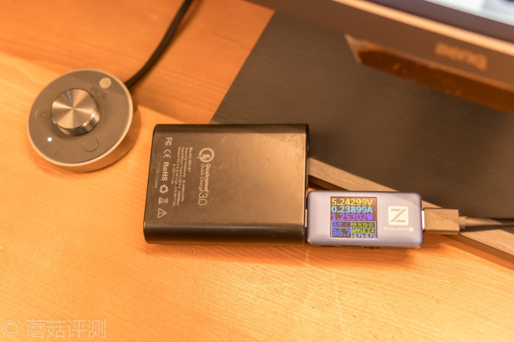 明基screenbar屏幕挂灯效果,明基显示器屏幕挂灯