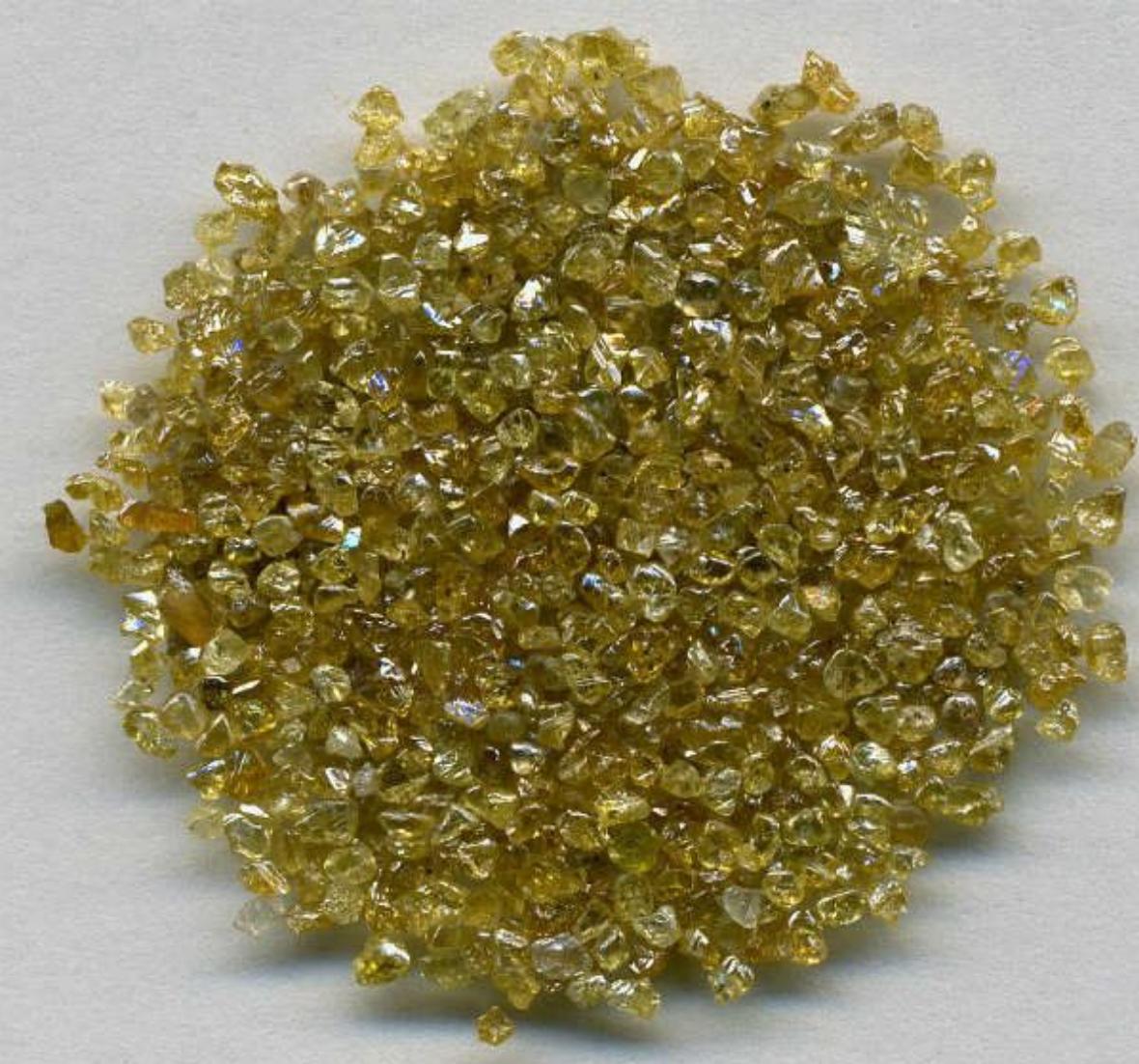 钻石的背后竟然隐藏着这样的秘密,原来钻石还隐藏了这么浪漫的寓意