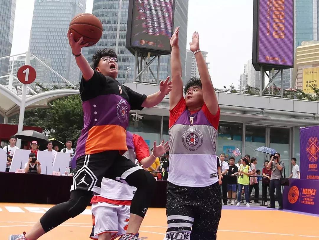 大鲨鱼罗汉琛、施宇晨出战，张兆旭解说，这是场什么比赛？