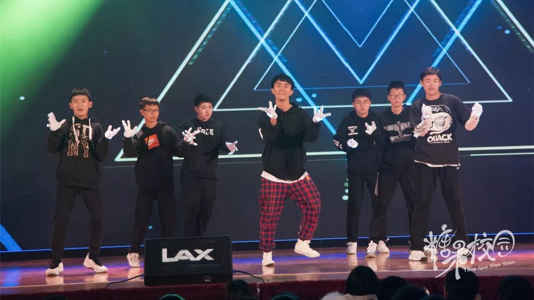 缘聚求实谱写历史篇章展望未来开启迢迢征程昆十中白塔新年盛会