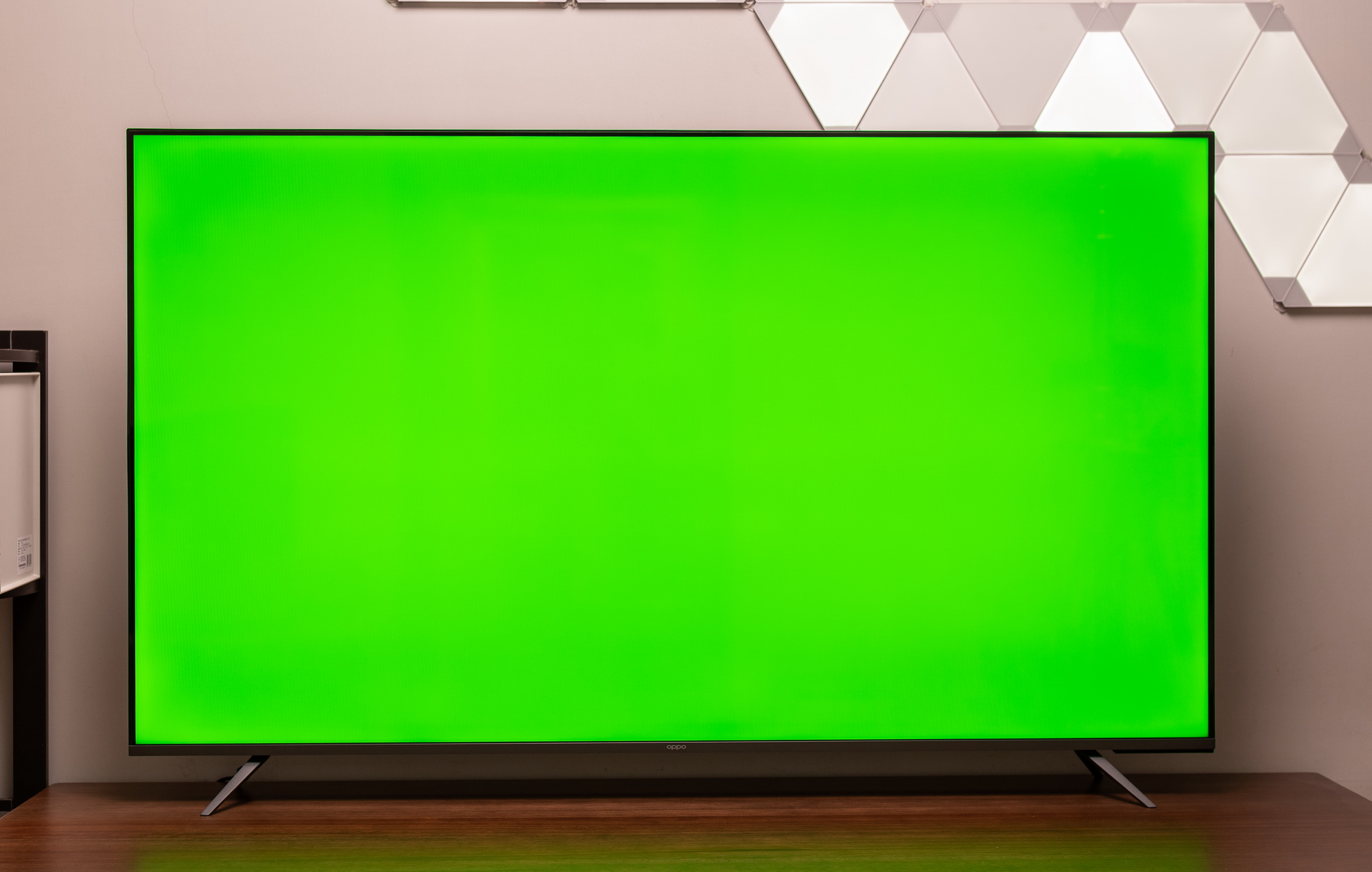 新电视装好之后要怎样才能开机,新电视到了怎么安装