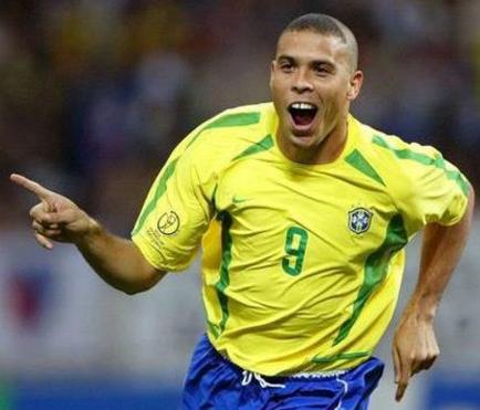 外星人罗纳尔多和梅西谁厉害,外星人罗纳尔多和齐达内