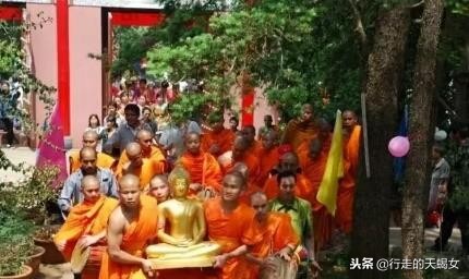 欢乐的泼水节鸟语花香,泼水节溢出的欢乐