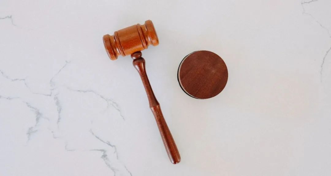 孩子磕掉牙索赔,孩子摔掉门牙索赔10万