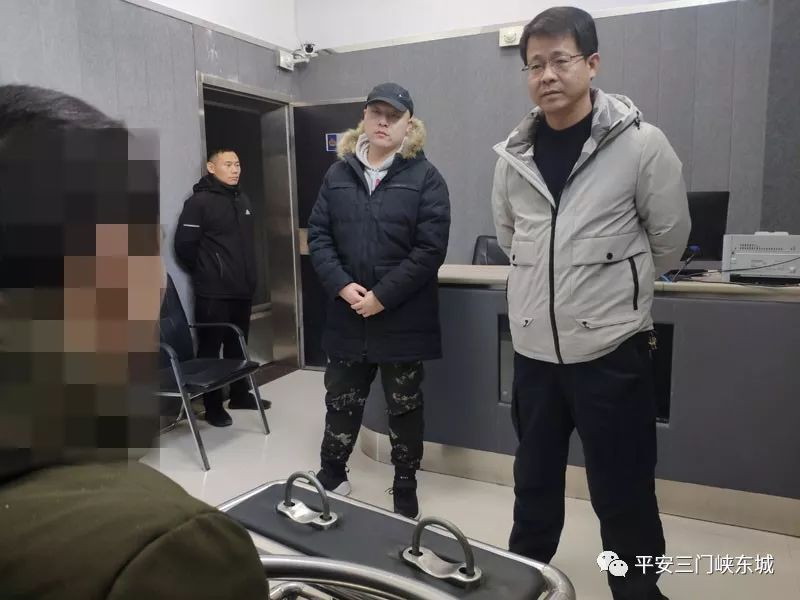 17岁男孩儿因没钱上网而抢劫,三门峡19岁少年