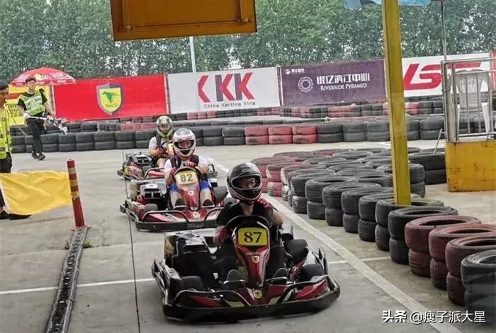 魔都大型解压游乐场,魔都摩天滑梯