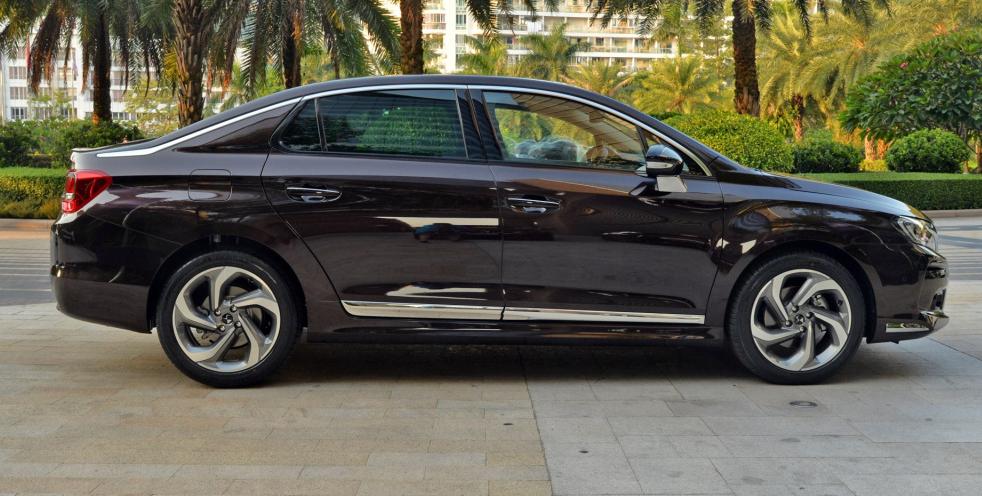 23万买油电还是混动车,23万选插混还是油车