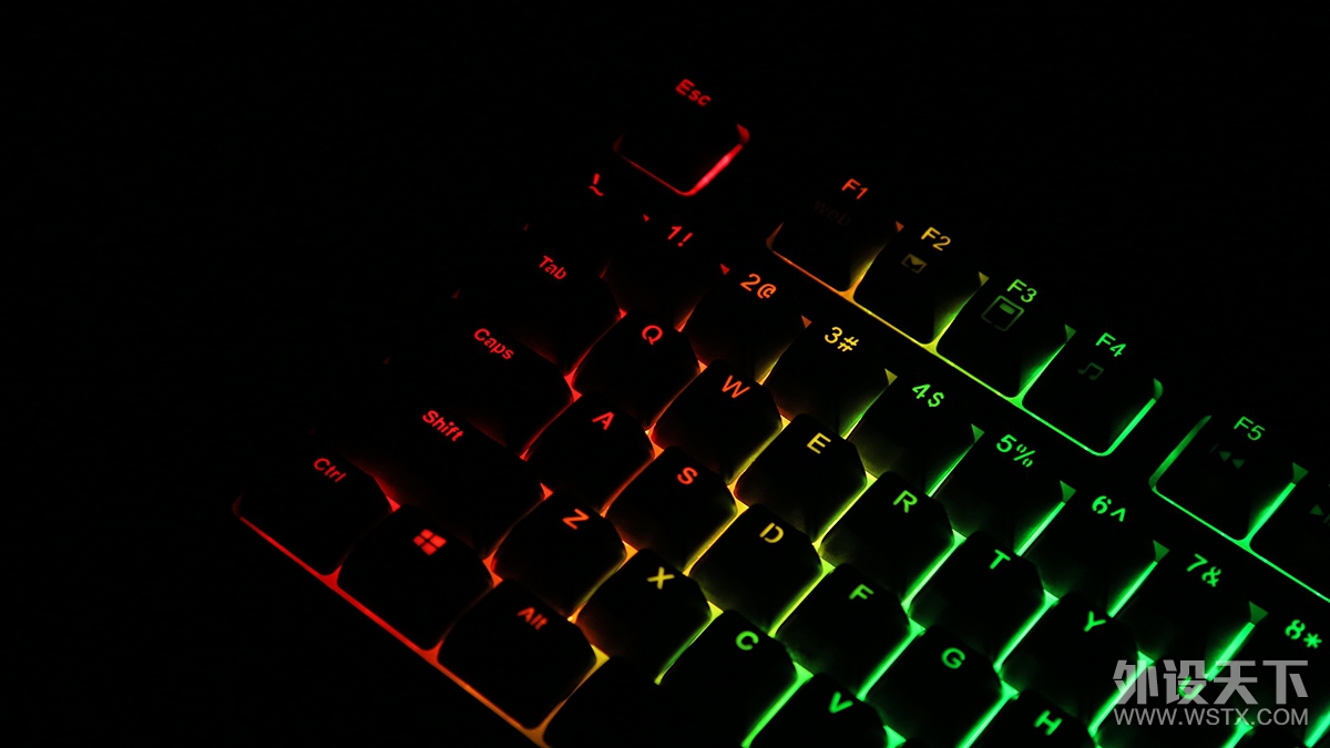 炫彩键盘和rgb键盘 (cherry键盘和静电容键盘哪个好)