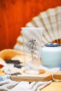 中国风与烧仙草的新潮结合，顺德这家茶饮店要排队了