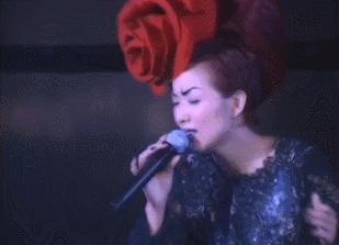 和49岁的她比，流量们的努力好廉价