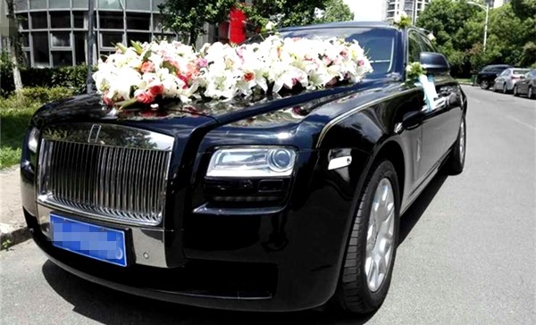 租婚车队一辆劳斯莱斯一天多少钱,豪华婚车到哪里买