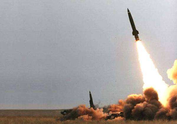 伊朗导弹基地爆炸最新,伊朗基地遭炸弹袭击的反应