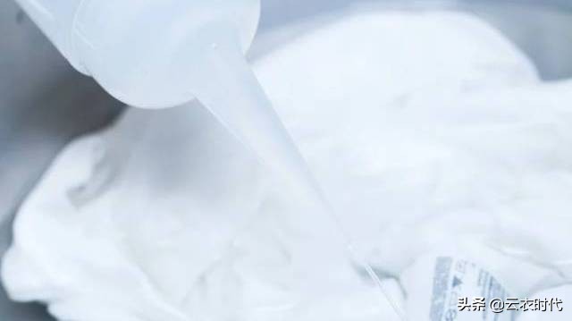 洗衣机衣服染色怎么洗掉妙招,红色的衣服染色怎么洗掉妙招