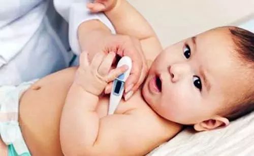 宝宝发烧时六种正确的退烧办法,宝宝反复发热怎么退烧的小妙招