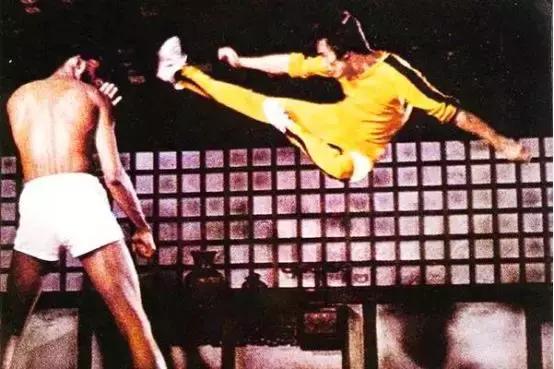 如果他不死,世界会怎样?献给李小龙的文章