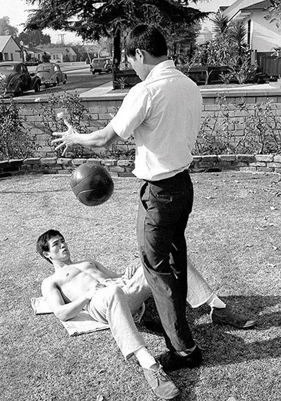 李小龙打擂台遇到最大困难,李小龙擂台实战