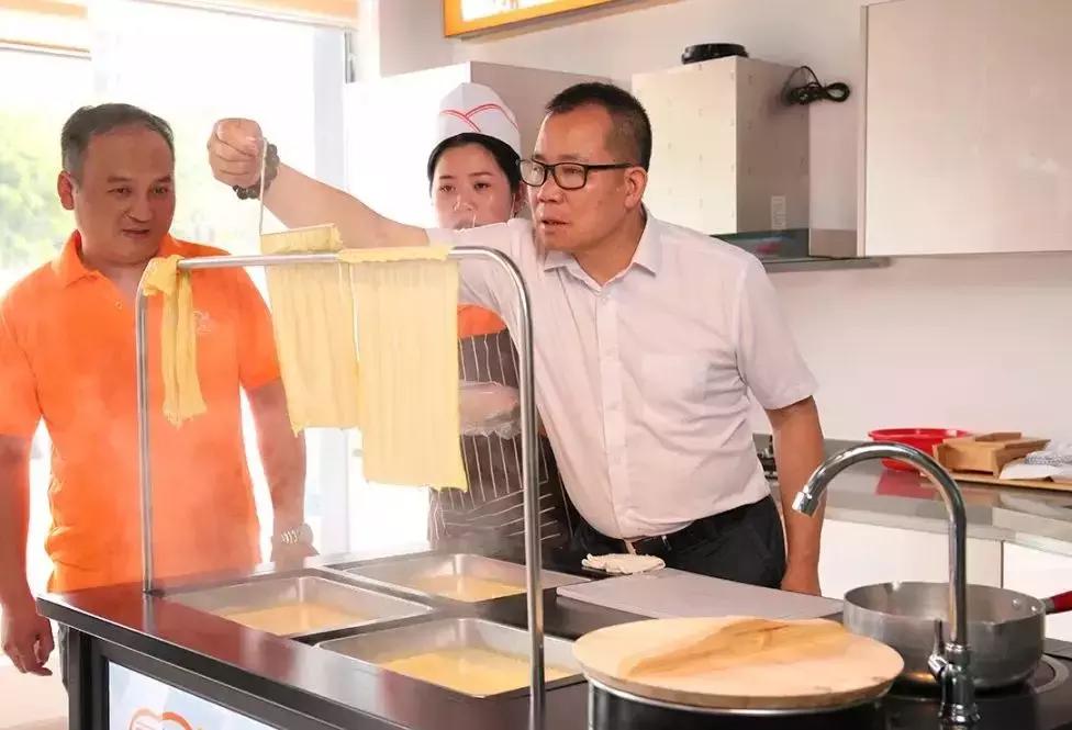 旺店盈利新“神器”，超赞制豆机，2分钟出1块嫩豆腐！