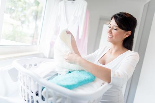 新买的衣服都要洗过才能穿吗,新买的衣服要不要先洗