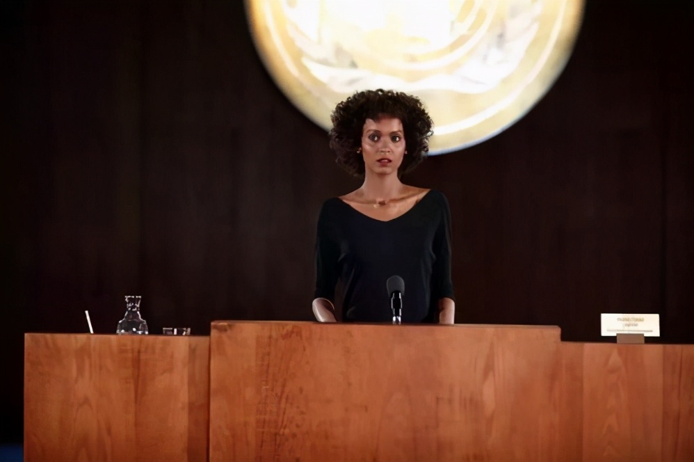 “割礼”惨无人寰的陋习，*害迫**着女性身体，震撼人心《沙漠之花》