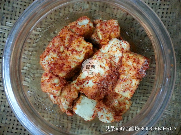 想吃豆腐乳不用买,学会这种做法,在家就能做,放半年都不会坏