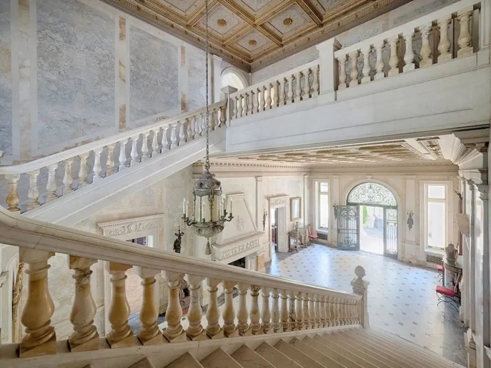 身家上亿的她，做了一辈子“公主梦”，最后人财两空