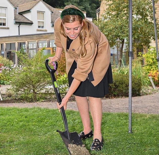 英国碧翠丝公主眼睛凸出,英国碧翠丝公主的照片