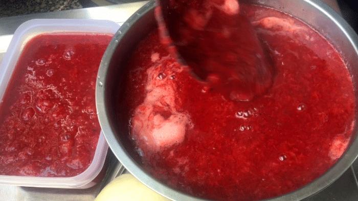 想吃草莓酱可以自己做,想吃草莓酱不用买在家就能做